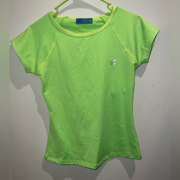 Athletic wear set open back shirt/Elastic capris pant barley worn. Sold as set - Picture 9 of 10